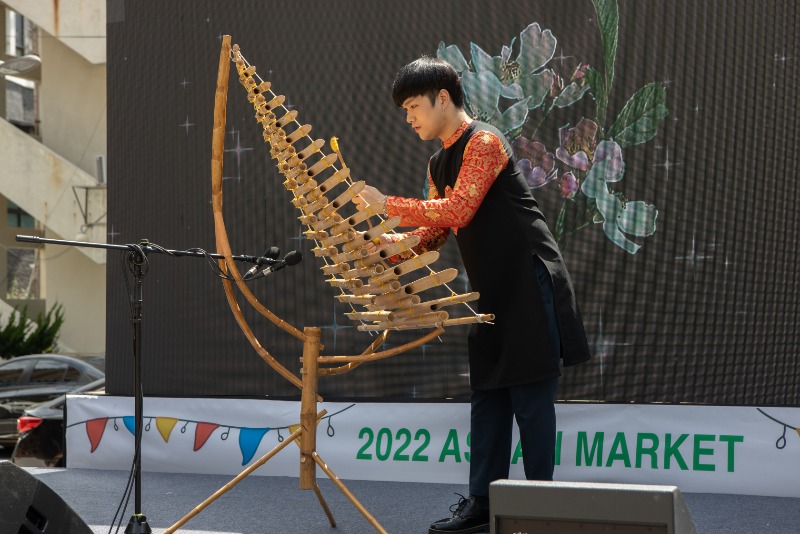 베트남 전통악기 떠릉 연주.jpg