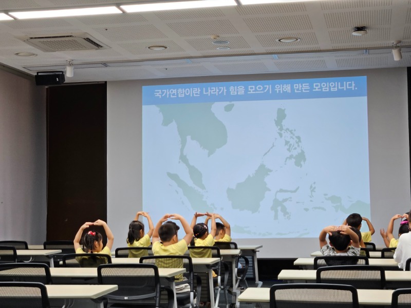 [현장사진] KF아세안문화원 단체방문 프로그램(숲속원광유치원) (2).jpg